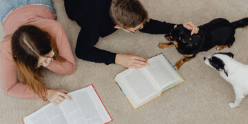 La Biblioteca provincial de Guadalajara pone en marcha el programa ´Perros y Letras´ para mejorar las habilidades lectoras de niñas y niños de 6 a 12 años