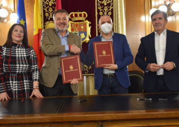 La Diputación y el Ayuntamiento de Cuenca renuevan el convenio de bomberos por 250.000 euros para tres años