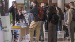 La Feria de Empleo Local de Azuqueca conecta a “Ayuntamiento, empresas y organizaciones del tercer sector para que la ciudadanía acceda a un puesto de trabajo”