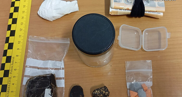 La Guardia Civil de Cuenca detiene a un hombre con diversas cantidades de sustancias estupefacientes y 1.300 euros en metálico en la A-3 a la altura de Huete