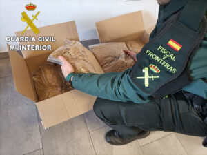 La Guardia Civil denuncia a una persona por vender tabaco en un domicilio de Casas de Fernando Alonso