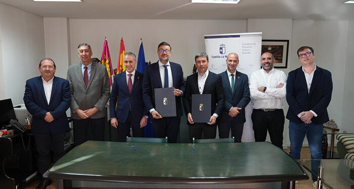 La Junta ha invertido más de 26 millones de euros para impulsar la Formación Profesional en la familia de Informática y Comunicaciones 1 La Junta ha invertido más de 26 millones de euros para impulsar la Formación Profesional en la familia de Informática y Comunicaciones