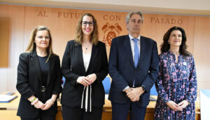 La Junta y la Universidad de Alcalá renuevan la Cátedra de Investigación ‘Isabel Muñoz Caravaca’ para el impulso de la igualdad