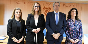La Junta y la Universidad de Alcalá renuevan la Cátedra de Investigación Isabel Muñoz Caravaca para el impulso de la igualdad