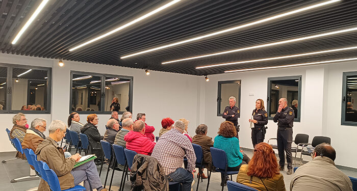 La Policía Nacional se reúne con los representantes de todas las asociaciones de vecinos de Cuenca 1 La Policía Nacional se reúne con los representantes de todas las asociaciones de vecinos de Cuenca