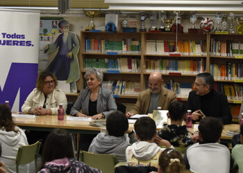 La Subdelegación del Gobierno de Cuenca presenta al alumnado de primaria el libro ‘La locomotora del tiempo’, de Xavier Eguiguren