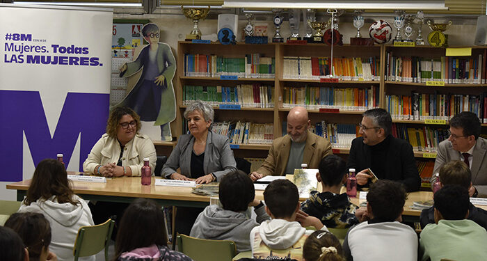 La Subdelegación del Gobierno de Cuenca presenta al alumnado de primaria el libro ‘La locomotora del tiempo’, de Xavier Eguiguren