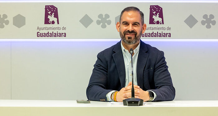 La calzada de la calle Miguel Fluiters se renovará con “una solución real y duradera” 1 La calzada de la calle Miguel Fluiters se renovará con “una solución real y duradera”