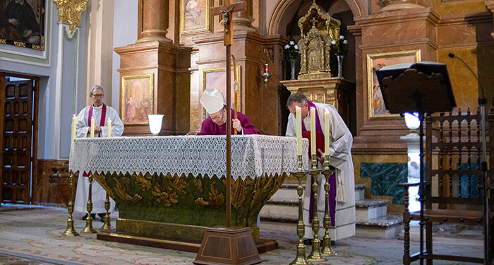 Los nazarenos y nazarenas de Cuenca empiezan la Cuaresma recibiendo la tradicional ceniza 1 Los nazarenos y nazarenas de Cuenca empiezan la Cuaresma recibiendo la tradicional ceniza