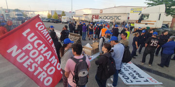 Los trabajadores de la empresa de vidrio Bormioli Luigi van a la huelga