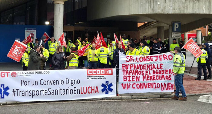 Los trabajadores del transporte sanitario de Castilla-La Mancha se concentran en los cinco hospitales de referencia da la región 1 Los trabajadores del transporte sanitario de Castilla-La Mancha se concentran en los cinco hospitales de referencia da la región