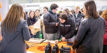 Más de 500 personas se interesan por la labor de amiab en la Feria de Formación Profesional de Cuenca