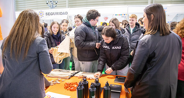 Más de 500 personas se interesan por la labor de amiab en la Feria de Formación Profesional de Cuenca 1 Más de 500 personas se interesan por la labor de amiab en la Feria de Formación Profesional de Cuenca