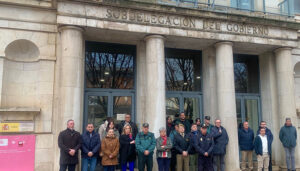 Minuto de silencio en la Subdelegación del Gobierno de Cuenca por el asesinato por violencia de género de dos mujeres en Jaén y Girona