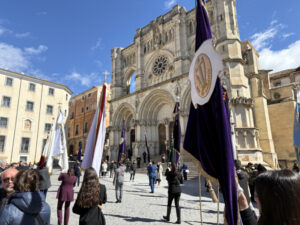 Monseñor Yanguas llama a los nazarenos a ser hijos que no desmerezcan mucho al Padre en el Jubileo de las ...