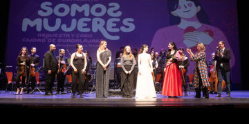 Ovación y aplausos para un espléndido concierto de “Somos Mujeres” que volvió a llenar el teatro Buero Vallejo