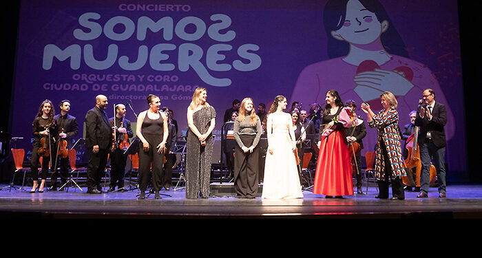 Ovación y aplausos para un espléndido concierto de “Somos Mujeres” que volvió a llenar el teatro Buero Vallejo