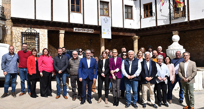 PRODESE firma contratos de ayudas Leader con 22 promotores que invertirán más de 1,4 millones de euros en su comarca 1 PRODESE firma contratos de ayudas Leader con 22 promotores que invertirán más de 1,4 millones de euros en su comarca