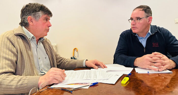 Prieto respalda las reivindicaciones de los veterinarios, “la nueva normativa limita de manera esencial su actividad”