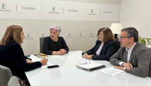 Primer encuentro oficial entre la delegada de la Junta en Guadalajara y la patronal alcarreña