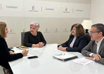 Primer encuentro oficial entre la delegada de la Junta en Guadalajara y la patronal alcarreña