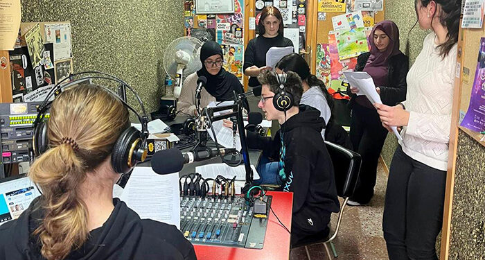 Radio Arrebato estrenará el estudio del Ministerio de Educación el miércoles 26 en la Feria “Aula” 1 Radio Arrebato estrenara el estudio del Ministerio de Educacion el miercoles 26 en la Feria Aula