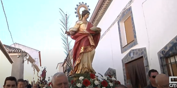 Semana Santa del pueblo de Pinarejo (con los «Cánticos de las Cruces» y sus hermosas «Las cruces de piedra, del Calvario»)