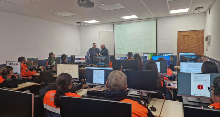Un total de 22 voluntarios de Castilla-La Mancha de Protección Civil y policías locales se forman en el conocimiento y la prevención del ciberacoso 1 Un total de 22 voluntarios de Castilla-La Mancha de Protección Civil y policías locales se forman en el conocimiento y la prevención del ciberacoso