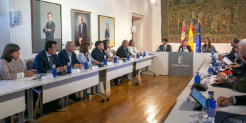 Castilla-La Mancha constituye un Observatorio para analizar de manera continua y quirúrgica el impacto de los aranceles en la economía regional