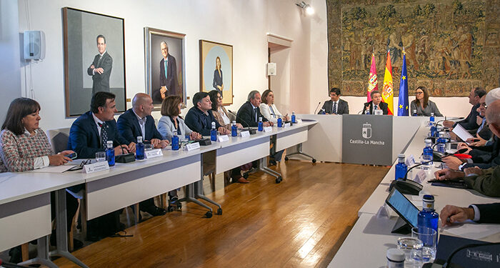 Castilla-La Mancha constituye un Observatorio para analizar de manera continua y quirúrgica el impacto de los aranceles en la economía regional