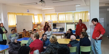 Cruz Roja impulsa la participación social de las personas mayores a través de encuentros con jóvenes en Iniesta