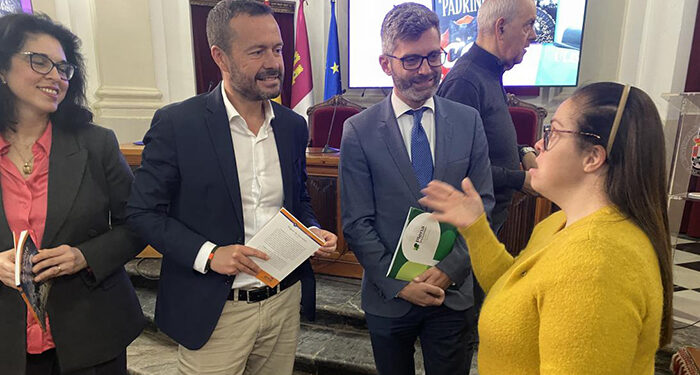 El Gobierno regional trabaja para incluir en la futura Ley de Accesibilidad Universal medidas que garanticen el acceso de todas las personas a la cultura y la lectura “sin excepción” 1 El Gobierno regional trabaja para incluir en la futura Ley de Accesibilidad Universal medidas que garanticen el acceso de todas las personas a la cultura y la lectura “sin excepción”