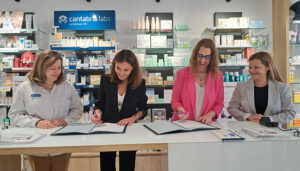 El Gobierno regional y el Consejo de Colegios de Farmacéuticos de Castilla-La Mancha acuerdan la distribución de información contra la violencia machista