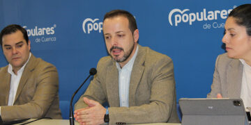 El Grupo Municipal Popular denuncia que Dolz entrega el servicio de autobuses a cambio de salvar su legislatura