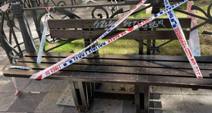 El PP critica que hayan pasado cuatro meses para recolocar un banco en Carretería 1 El PP critica que hayan pasado cuatro meses para recolocar un banco en Carretería