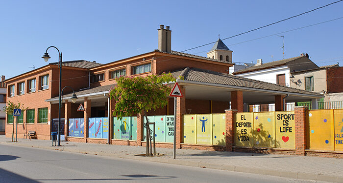 El PSOE de las Pedroñeras abandona el pleno al considerar Tortosa que ceder un terreno único para construir un colegio no es urgente