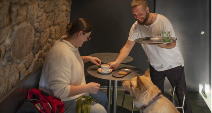 El Torreón, Don Julián y Café Central, en Cuenca, Soletes de Repsol donde disfrutar con mascota 1 El Torreón, Don Julián y Café Central, en Cuenca, Soletes de Repsol donde disfrutar con mascota