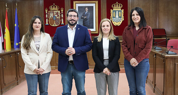 El alcalde de Azuqueca reordena el Gobierno municipal tras la salida de IU