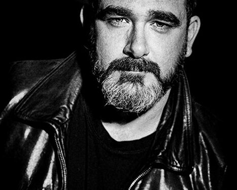 El escritor alcarreño Marto Pariente gana el Premio Ciudad de Santa Cruz de Novela Criminal 2025 con su obra 'Hierro Viejo'