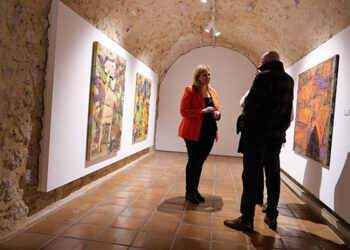 El historiador de arte y coleccionista Roberto Polo trae a Cuenca a Walter Darby Bannard y Ed Moses, dos artistas icónicos exponentes de la abstracción postpictórica