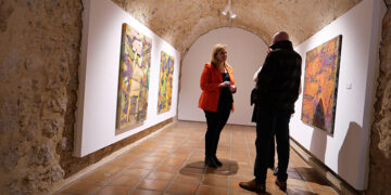 El historiador de arte y coleccionista Roberto Polo trae a Cuenca a Walter Darby Bannard y Ed Moses, dos artistas icónicos exponentes de la abstracción postpictórica