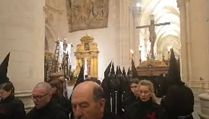 Así ha sido la salida de la procesión de la Vera Cruz