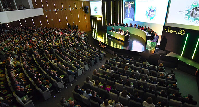 La Asamblea General de Eurocaja Rural aprueba por unanimidad las cuentas de 2024 consolidando su liderazgo financiero y compromiso social en su 60 aniversario 1 La Asamblea General de Eurocaja Rural aprueba por unanimidad las cuentas de 2024 consolidando su liderazgo financiero y compromiso social en su 60 aniversario