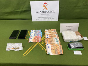 La Guardia Civil detiene a dos varones con 700 gramos de cocaína en Villanueva de la Jara
