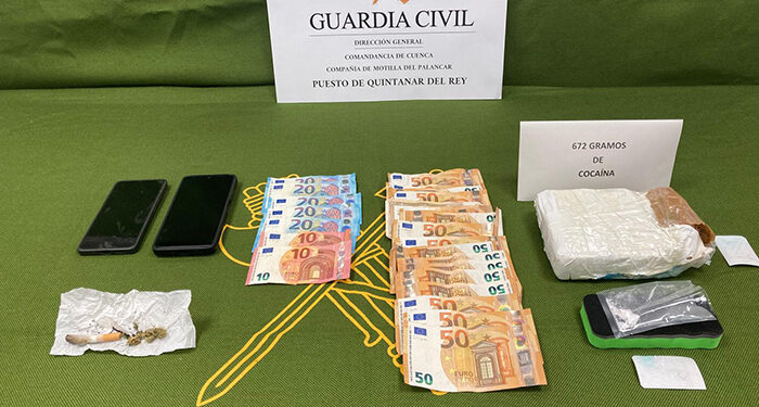 La Guardia Civil detiene a dos varones con 700 gramos de cocaína en Villanueva de la Jara 1 La Guardia Civil detiene a dos varones con 700 gramos de cocaína en Villanueva de la Jara