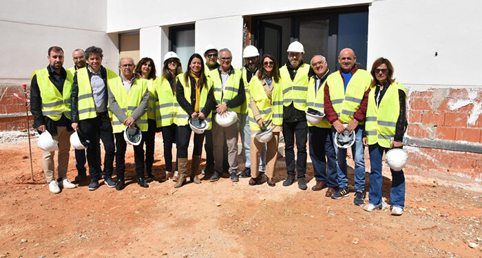 La Junta refuerza la red pública de atención residencial con un nuevo centro en Campillo de Altobuey 1 La Junta refuerza la red pública de atención residencial con un nuevo centro en Campillo de Altobuey