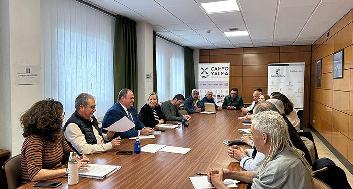 La Junta se reúne con COAG para analizar la situación del sector agropecuario en la región 1 La Junta se reúne con COAG para analizar la situación del sector agropecuario en la región