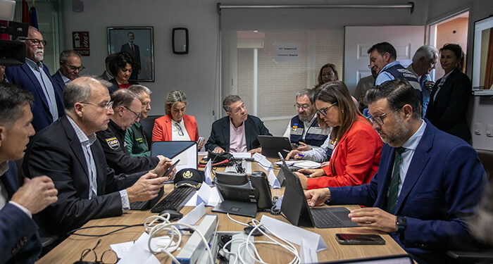 La Junta sigue coordinando la resolución y atendiendo las incidencias al tiempo que se va recobrando el restablecimiento del suministro eléctrico 1 La Junta sigue coordinando la resolución y atendiendo las incidencias al tiempo que se va recobrando el restablecimiento del suministro eléctrico