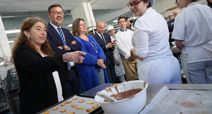 La Oferta Integrada lleva la formación con Certificado de Profesionalidad a cerca de 800 personas de 34 centros educativos de la región con una inversión de 2,3 millones de euros 1 La Oferta Integrada lleva la formación con Certificado de Profesionalidad a cerca de 800 personas de 34 centros educativos de la región con una inversión de 2,3 millones de euros