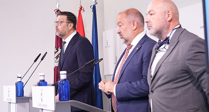 La gratuidad de la primera matrícula de la universidad beneficiará a más de 5.000 alumnos y contará con una inversión de cerca de cinco millones de euros 1 La gratuidad de la primera matrícula de la universidad beneficiará a más de 5.000 alumnos y contará con una inversión de cerca de cinco millones de euros